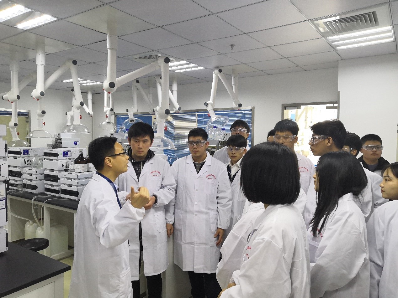 走进南宫28，与学子共话生长