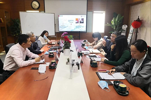 南宫28陈春麟博士、化学部及生物部高级副总裁任峰博士、商务生长部副总裁蔡金娜博士热情接待研究院一行，并先容了公司情形。